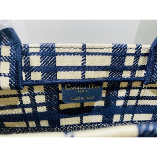 2022SS DIOR Dior tote bag Very easy to take in 2022SS DIOR Dior tote bag Very easy to take in