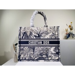 2022SS DIOR Dior tote bag Enjoy trendy outfits