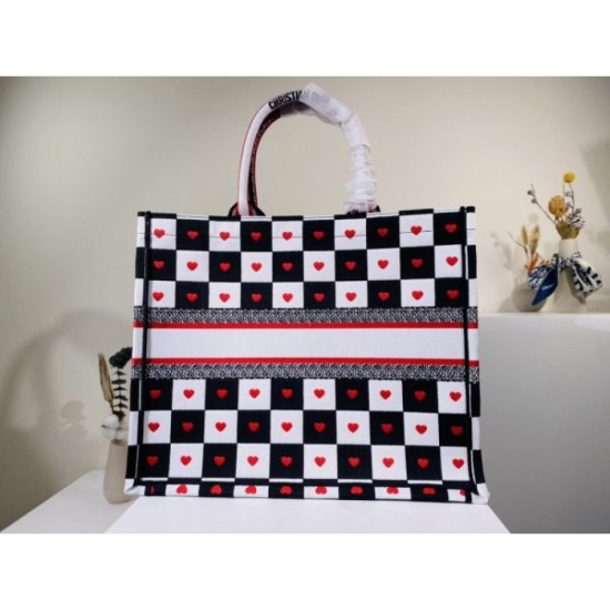 2022SS DIOR Dior tote bag with a bright atmosphere 2022SS DIOR Dior tote bag with a bright atmosphere