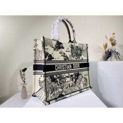 2022SS DIOR Dior tote bag looks fashionable