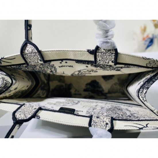 2022SS DIOR Dior tote bag looks fashionable 2022SS DIOR Dior tote bag looks fashionable