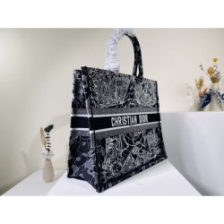 2022SS DIOR Dior tote bag Adult-like atmosphere
