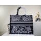 2022SS DIOR Dior tote bag Adult-like atmosphere 2022SS DIOR Dior tote bag Adult-like atmosphere