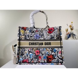 2022SS DIOR Dior Tote Bag For an elegant casual outfit