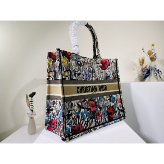 2022SS DIOR Dior Tote Bag For an elegant casual outfit 2022SS DIOR Dior Tote Bag For an elegant casual outfit