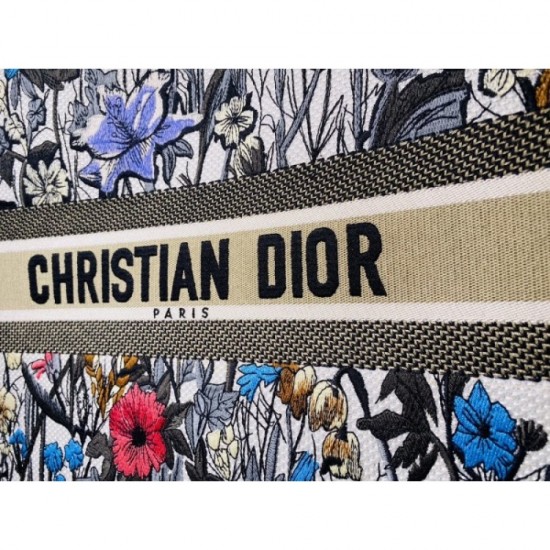 2022SS DIOR Dior Tote Bag For an elegant casual outfit 2022SS DIOR Dior Tote Bag For an elegant casual outfit