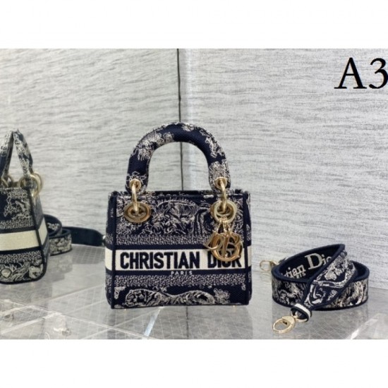 DIOR Dior Tote Bag 2022SS Style that can be used for a long time this summer DIOR Dior Tote Bag 2022SS Style that can be used for a long time this summer