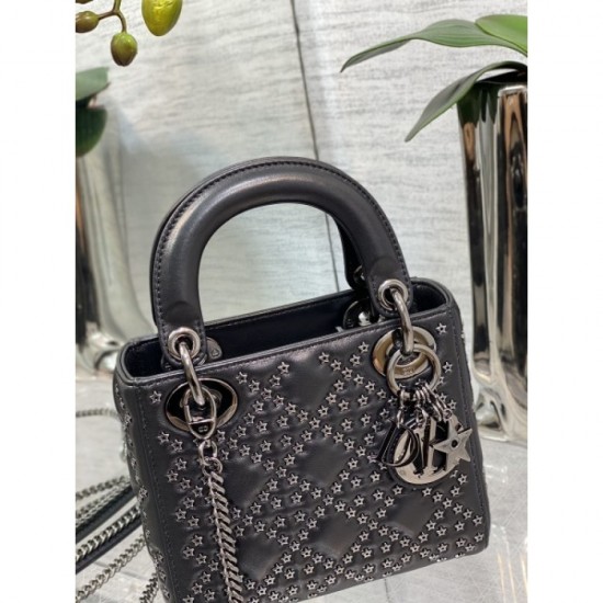 DIOR Dior Tote Bag 2022SS Summer new work that can create a new look DIOR Dior Tote Bag 2022SS Summer new work that can create a new look