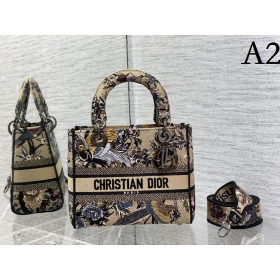 DIOR Dior tote bag 2022SS with the latest fashionable logo DIOR Dior tote bag 2022SS with the latest fashionable logo