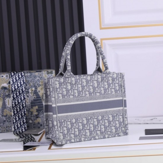 DIOR Dior Tote Bag 2022SS Items that bring out the texture DIOR Dior Tote Bag 2022SS Items that bring out the texture