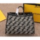 FENDI Fendi Tote Bag 2022SS A popular item even if you use it for several years FENDI Fendi Tote Bag 2022SS A popular item even if you use it for several years