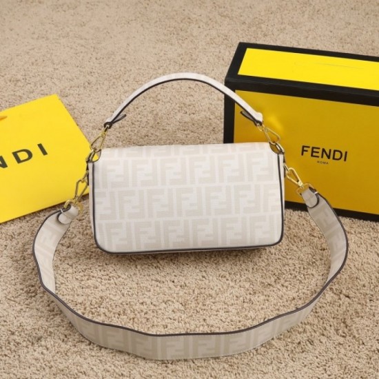 FENDI Fendi Tote Bag 2022SS Peace of mind that can be seen from the top FENDI Fendi Tote Bag 2022SS Peace of mind that can be seen from the top