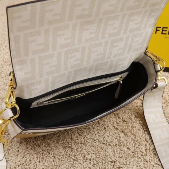 FENDI Fendi Tote Bag 2022SS Peace of mind that can be seen from the top FENDI Fendi Tote Bag 2022SS Peace of mind that can be seen from the top