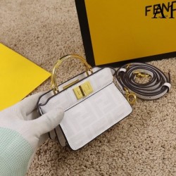FENDI Fendi Tote Bag 2022SS Lighten up your casual style