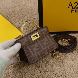 FENDI Fendi Tote Bag 2022SS Lighten up your casual style