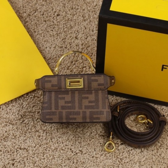 FENDI Fendi Tote Bag 2022SS Lighten up your casual style FENDI Fendi Tote Bag 2022SS Lighten up your casual style