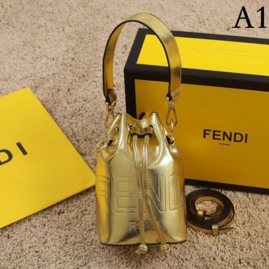 FENDI Fendi shoulder bag 2022SS essential item for summer FENDI Fendi shoulder bag 2022SS essential item for summer