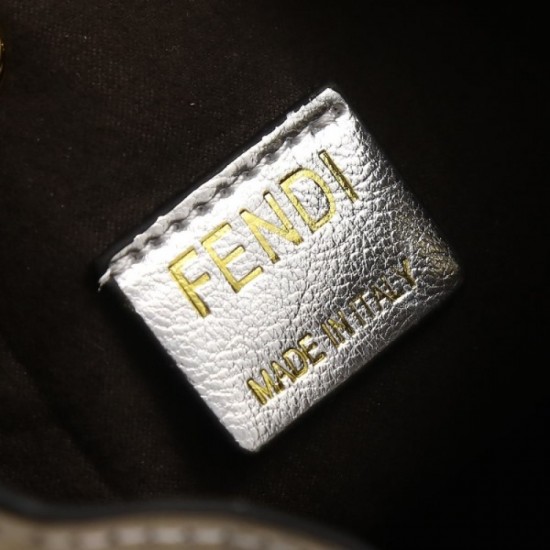 FENDI Fendi shoulder bag 2022SS essential item for summer FENDI Fendi shoulder bag 2022SS essential item for summer