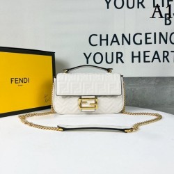 FENDI Fendi shoulder bag 2022SS relaxed atmosphere