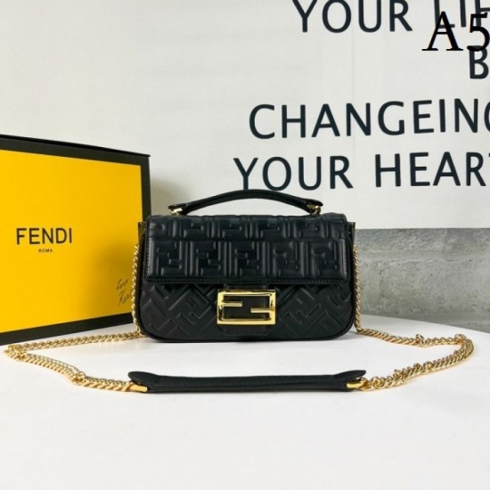 FENDI Fendi shoulder bag 2022SS relaxed atmosphere FENDI Fendi shoulder bag 2022SS relaxed atmosphere