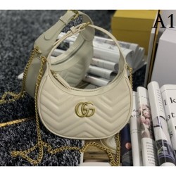 2022SS GUCCI Gucci shoulder bag gives a soft impression