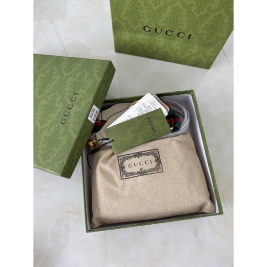 2022SS GUCCI Gucci shoulder bag seems to be bright spring and summer 2022SS GUCCI Gucci shoulder bag seems to be bright spring and summer