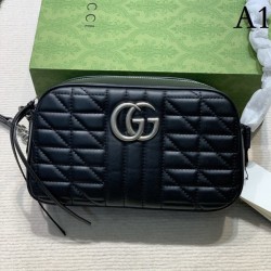 2022SS GUCCI Gucci Shoulder Bag Gives a soft and light impression