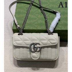 2022SS GUCCI Gucci shoulder bag give a beautiful impression