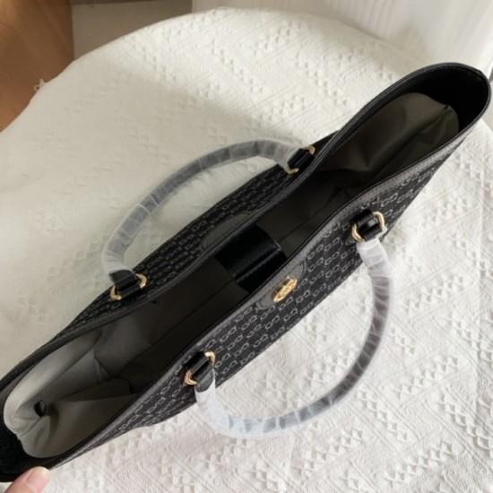 2022SS GUCCI Gucci shoulder bag items also published in magazines 2022SS GUCCI Gucci shoulder bag items also published in magazines