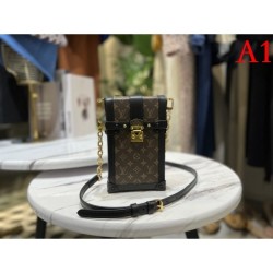 Nice outfit is the hottest 2022SS LOUIS VUITTON ladies bag