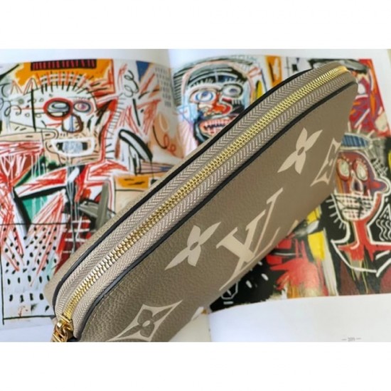 Published in popular fashion magazines 2022SS LOUIS VUITTON Ladies Bag Published in popular fashion magazines 2022SS LOUIS VUITTON Ladies Bag