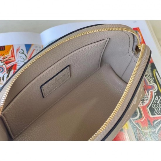 Published in popular fashion magazines 2022SS LOUIS VUITTON Ladies Bag Published in popular fashion magazines 2022SS LOUIS VUITTON Ladies Bag