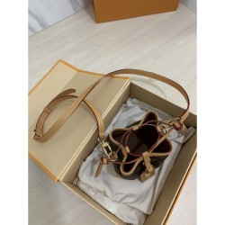 New 2022SS LOUIS VUITTON ladies bag that has been featured in many magazines