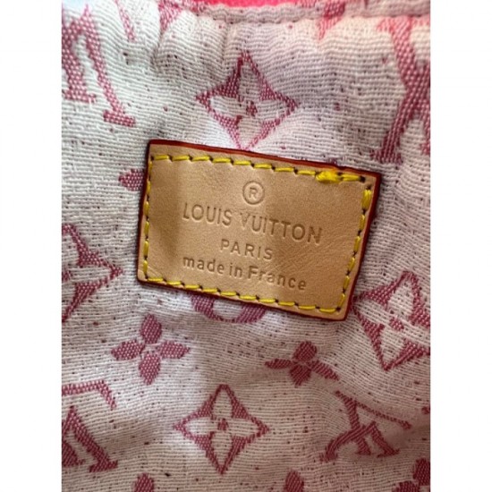 2022SS LOUIS VUITTON Shoulder bag with a sense of luxury 2022SS LOUIS VUITTON Shoulder bag with a sense of luxury