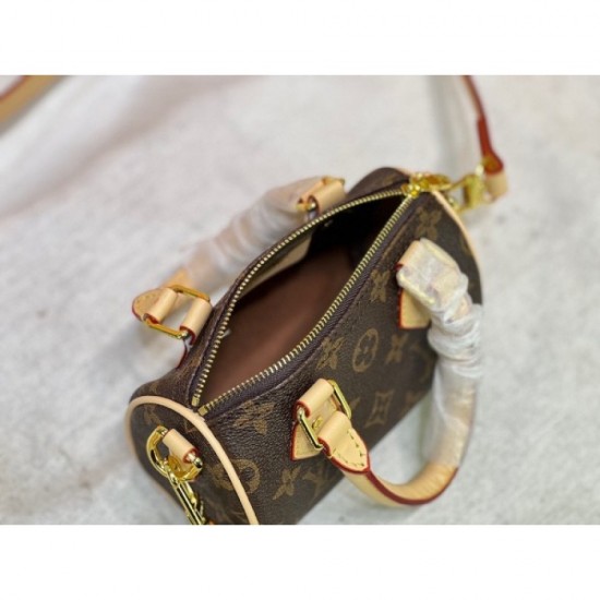 2022SS LOUIS VUITTON Shoulder bag Unique design 2022SS LOUIS VUITTON Shoulder bag Unique design