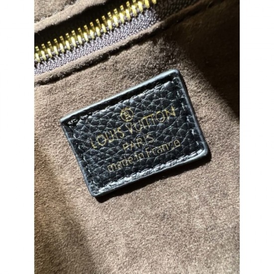 2022SS LOUIS VUITTON Louis Vuitton tote bag Spring / Summer adult outfit 2022SS LOUIS VUITTON Louis Vuitton tote bag Spring / Summer adult outfit