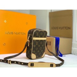 2022SS LOUIS VUITTON Shoulder bag with charm