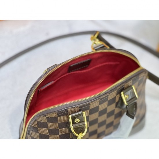 2022SS LOUIS VUITTON Shoulder bag Overwhelming luxury 2022SS LOUIS VUITTON Shoulder bag Overwhelming luxury