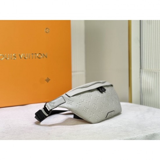 2022SS LOUIS VUITTON Louis Vuitton waist bag very popular item 2022SS LOUIS VUITTON Louis Vuitton waist bag very popular item