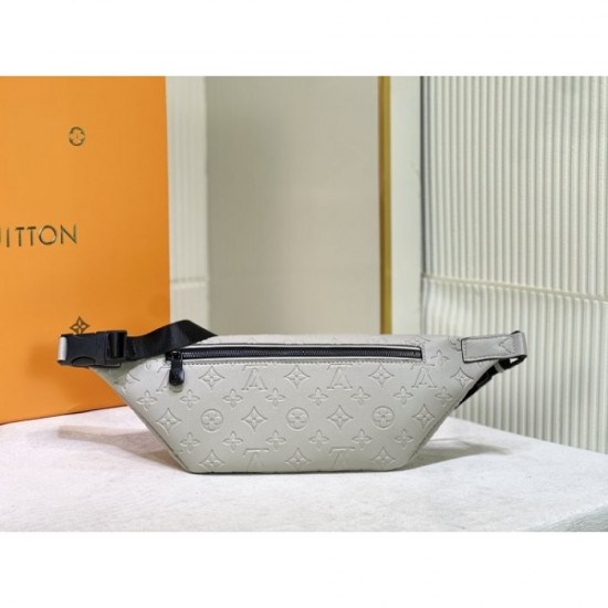 2022SS LOUIS VUITTON Louis Vuitton waist bag very popular item 2022SS LOUIS VUITTON Louis Vuitton waist bag very popular item