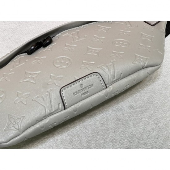 2022SS LOUIS VUITTON Louis Vuitton waist bag very popular item 2022SS LOUIS VUITTON Louis Vuitton waist bag very popular item