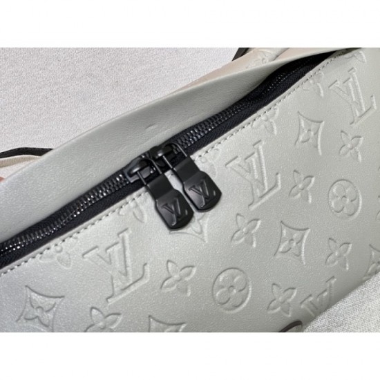 2022SS LOUIS VUITTON Louis Vuitton waist bag very popular item 2022SS LOUIS VUITTON Louis Vuitton waist bag very popular item