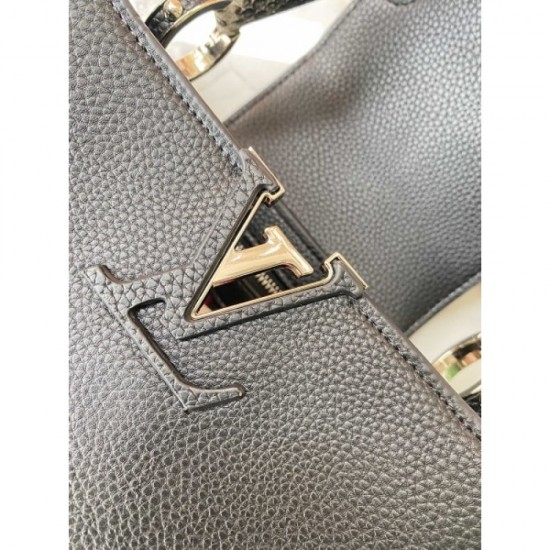 2022SS LOUIS VUITTON Shoulder bag Extremely rare Hard to get 2022SS LOUIS VUITTON Shoulder bag Extremely rare Hard to get