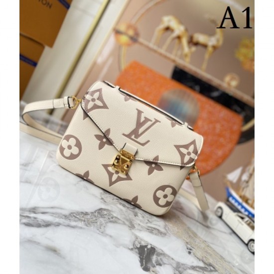 2022SS LOUIS VUITTON Shoulder bag Iwata's favorite 2022SS LOUIS VUITTON Shoulder bag Iwata's favorite