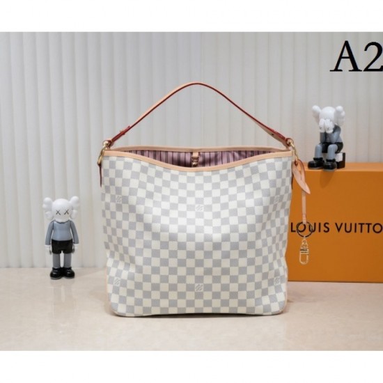 2022SS LOUIS VUITTON Louis Vuitton Tote Bag Spring Summer Trend 2022SS LOUIS VUITTON Louis Vuitton Tote Bag Spring Summer Trend