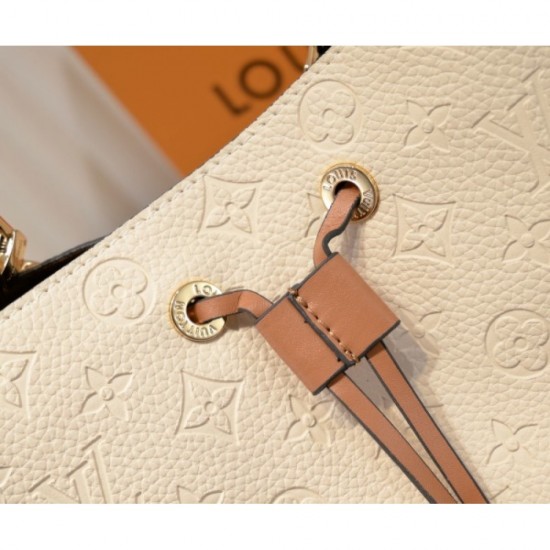 2022SS LOUIS VUITTON Shoulder bag Express your personality 2022SS LOUIS VUITTON Shoulder bag Express your personality