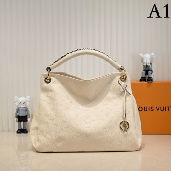 2022SS LOUIS VUITTON Louis Vuitton tote bag Spring / Summer limited classic 2022SS LOUIS VUITTON Louis Vuitton tote bag Spring / Summer limited classic