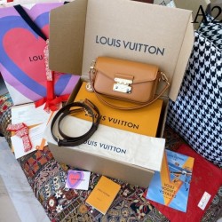 2022SS LOUIS VUITTON Shoulder bag Attention