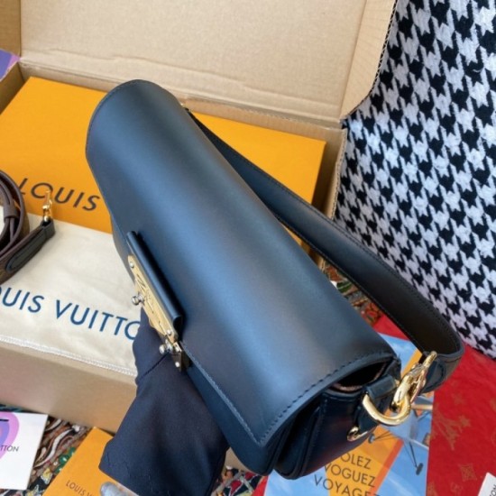 2022SS LOUIS VUITTON Shoulder bag Attention 2022SS LOUIS VUITTON Shoulder bag Attention