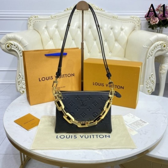 2022SS LOUIS VUITTON Shoulder bag Summer protagonist item 2022SS LOUIS VUITTON Shoulder bag Summer protagonist item